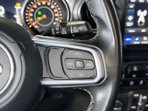 Used 2020 Jeep Wrangler Unlimited Sahara w/ Uconnect 4C Nav & Sound Group AWD/4WD image 22