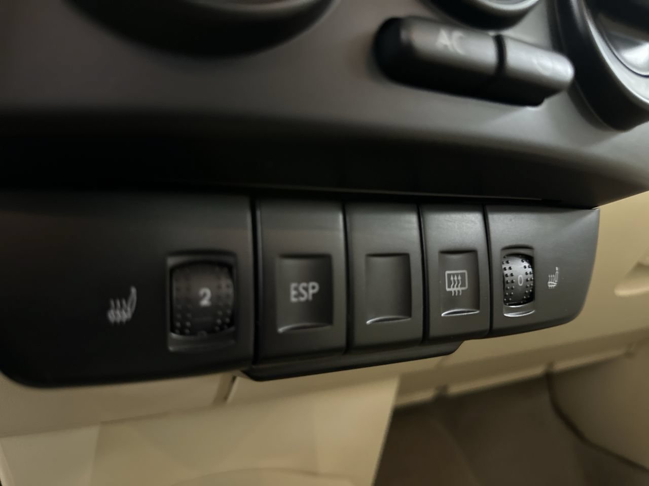 Used 2009 Volkswagen Beetle S FWD image 31