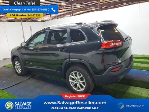 Used 2016 Jeep Cherokee Latitude w/ Cold Weather Group AWD/4WD image 3