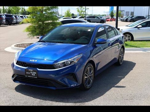 Used 2024 Kia Forte LXS w/ LXS Technology Package image 3