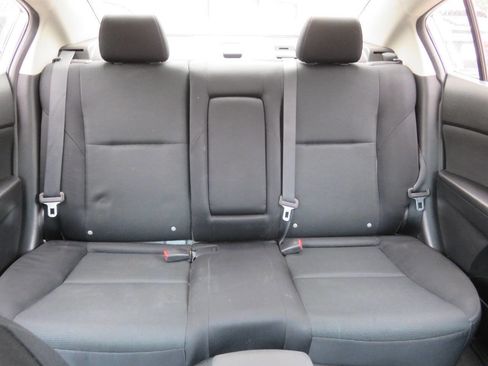 Used 2011 MAZDA MAZDA3 s Sport w/ Tech Pkg FWD image 19