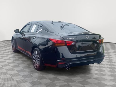 Used 2024 Nissan Altima 2.5 SV w/ SV Premium Package FWD image 7