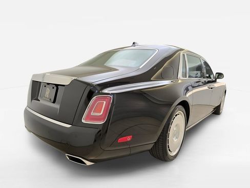 New 2026 Rolls-Royce Phantom Extended Wheelbase RWD image 2