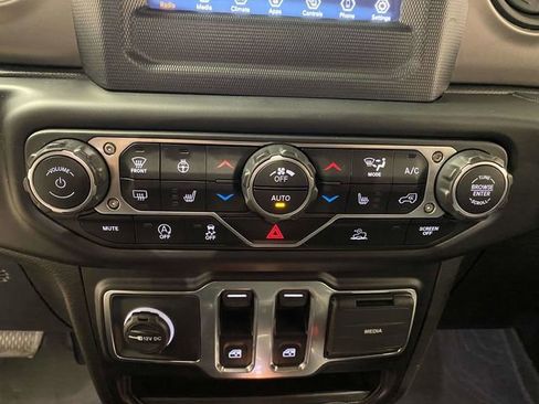 Used 2021 Jeep Wrangler Sport S image 23