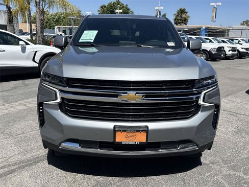 Used 2024 Chevrolet Suburban LT RWD image 8