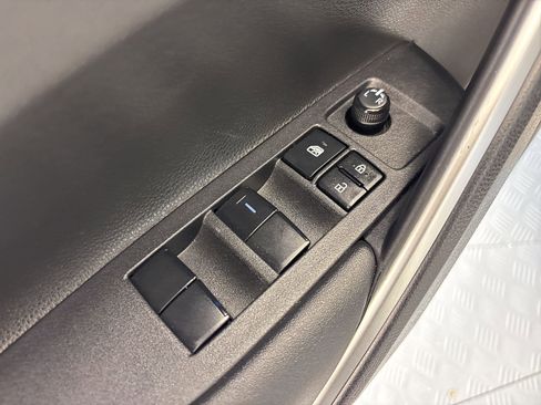 Used 2023 Toyota Corolla Cross XSE w/ Convenience Package image 12