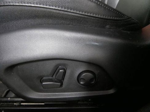 Used 2025 Jeep Compass Limited image 13