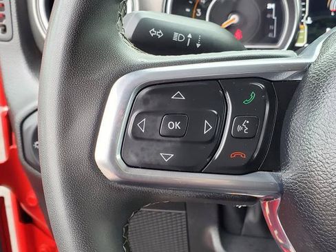 Used 2023 Jeep Wrangler Unlimited Sahara AWD/4WD image 11