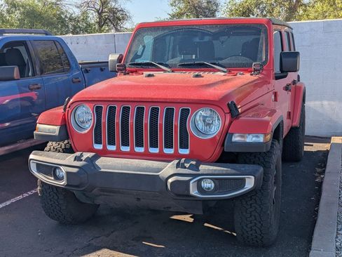 Used 2018 Jeep Wrangler Unlimited Sahara image 2