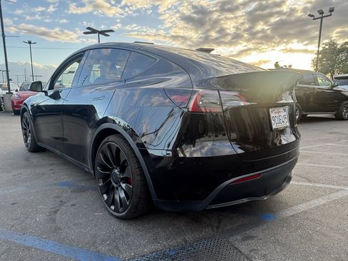 Used 2022 Tesla Model Y Performance AWD/4WD image 4