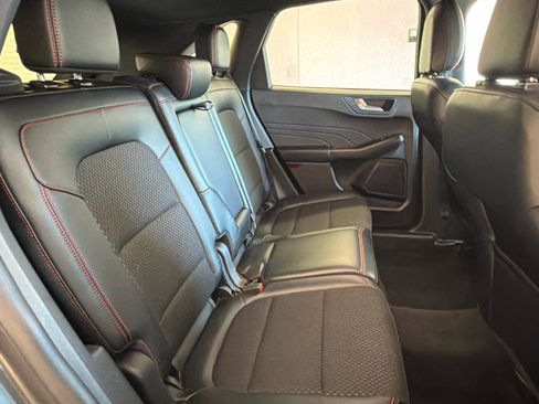 Used 2025 Ford Escape ST-Line AWD/4WD image 31