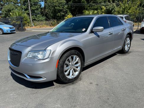Used 2017 Chrysler 300 Limited AWD/4WD image 3