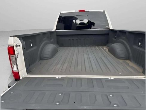 Used 2019 Ford F250 Lariat w/ Lariat Ultimate Package image 17