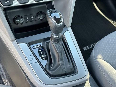 Used 2020 Hyundai Elantra SE w/ Cargo Package (C1) image 31