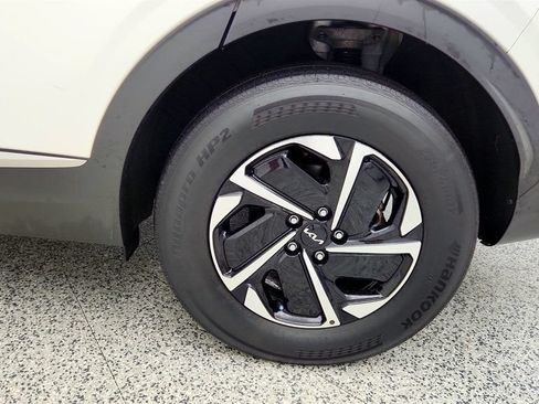 Used 2023 Kia Sportage LX AWD/4WD image 9