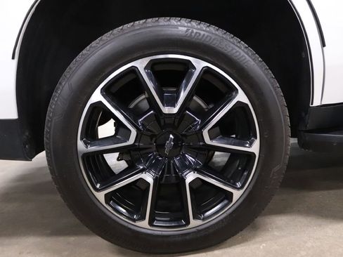 Used 2021 Chevrolet Tahoe High Country image 35