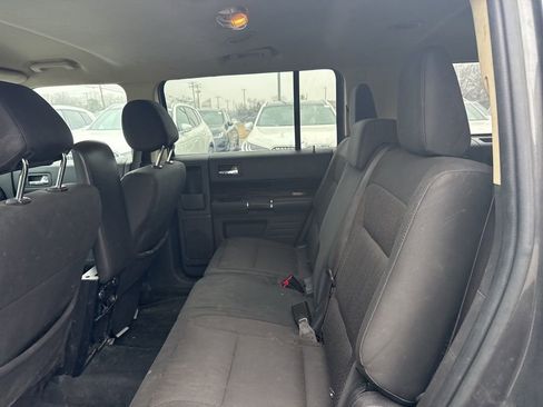 Used 2018 Ford Flex SEL image 17