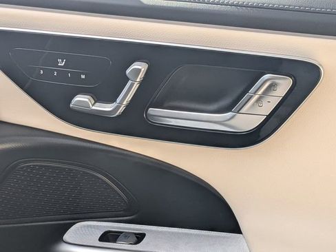 Used 2025 Mercedes-Benz E 350 4MATIC Sedan image 27