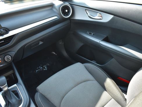 Used 2024 Kia Forte LXS image 19