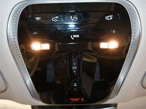 Used 2022 Mercedes-Benz EQS 580 4MATIC Sedan image 30