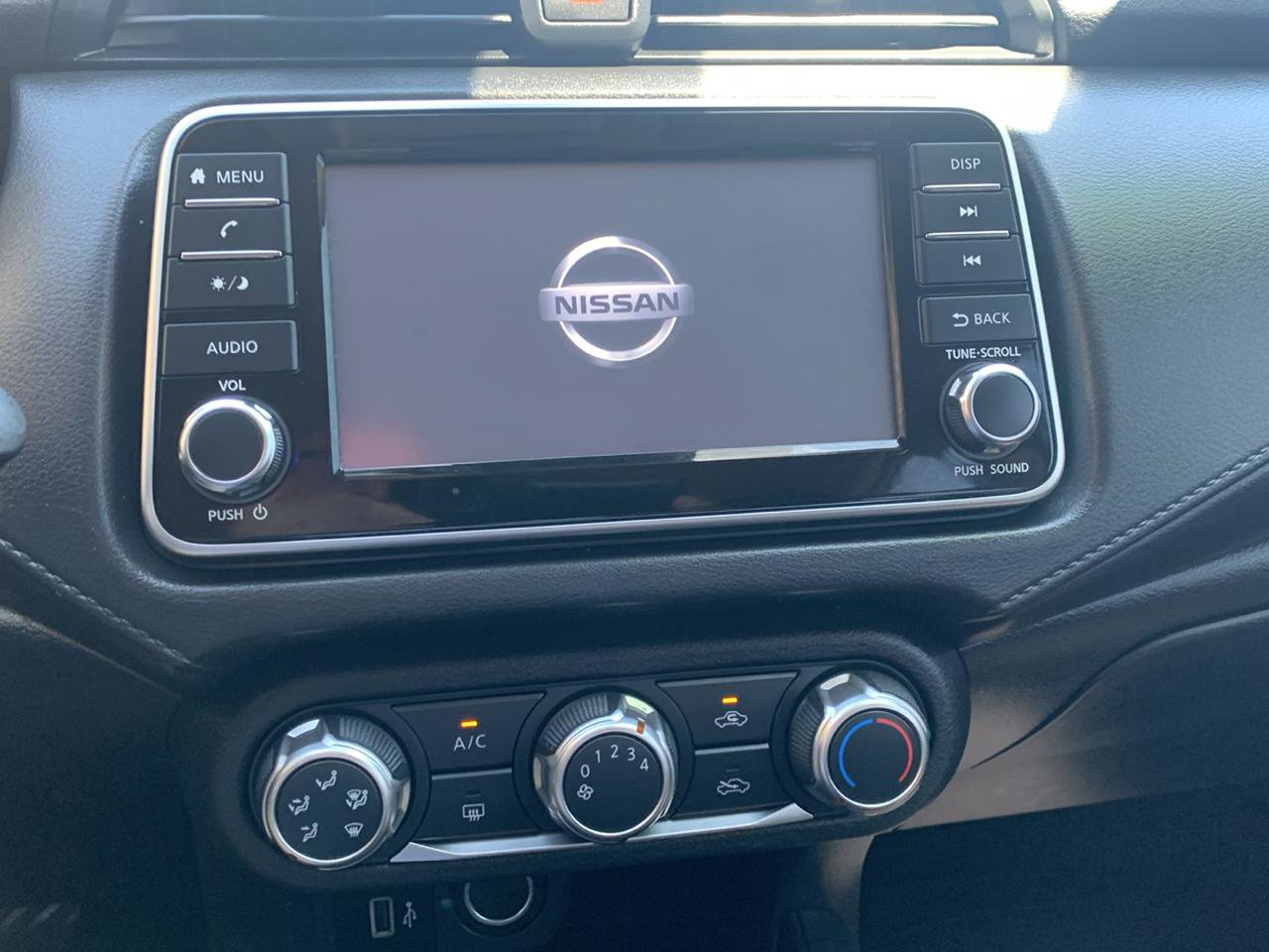 Used 2022 Nissan Versa S FWD image 23