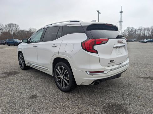 Used 2020 GMC Terrain Denali w/ Denali Premium Package AWD/4WD image 2