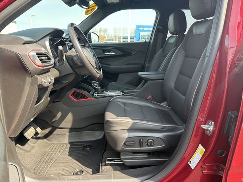 Used 2021 Chevrolet TrailBlazer RS w/ Technology Package image 16