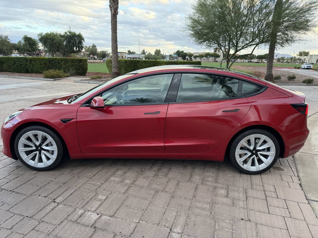 Used 2022 Tesla Model 3 Long Range AWD/4WD image 5
