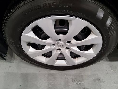 Used 2023 Toyota Corolla LE image 37