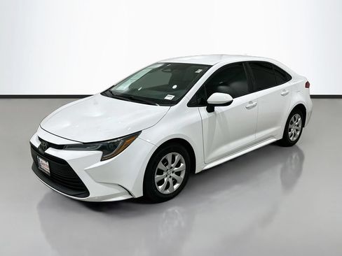 Used 2024 Toyota Corolla LE FWD image 3