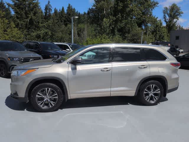 Used 2016 Toyota Highlander XLE AWD/4WD image 5