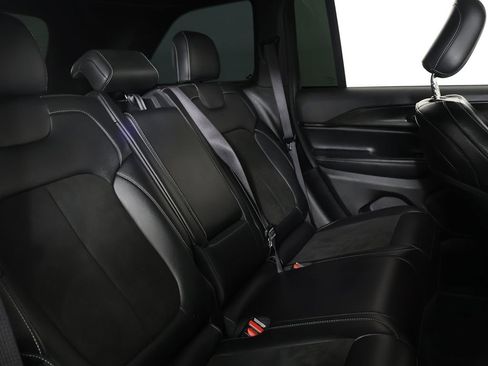 Used 2023 Jeep Grand Cherokee Altitude AWD/4WD image 35
