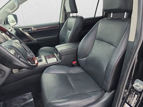 Used 2017 Lexus GX 460 Premium image 16