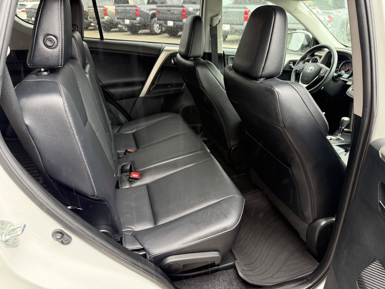 Used 2014 Toyota RAV4 Limited w/ Technology Package AWD/4WD image 18
