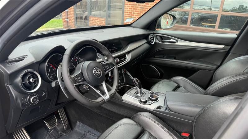 Used 2018 Alfa Romeo Stelvio Ti Sport AWD/4WD image 31