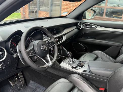 Used 2018 Alfa Romeo Stelvio Ti Sport AWD/4WD image 31