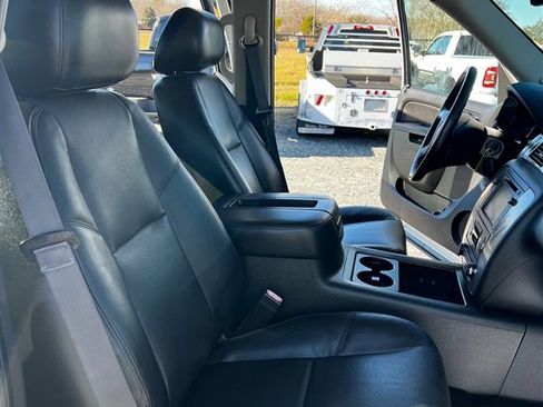 Used 2014 Chevrolet Silverado 2500 LTZ w/ LTZ Plus Package image 13