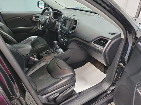 Used 2020 Jeep Cherokee Latitude Plus w/ Cold Weather Group AWD/4WD image 21