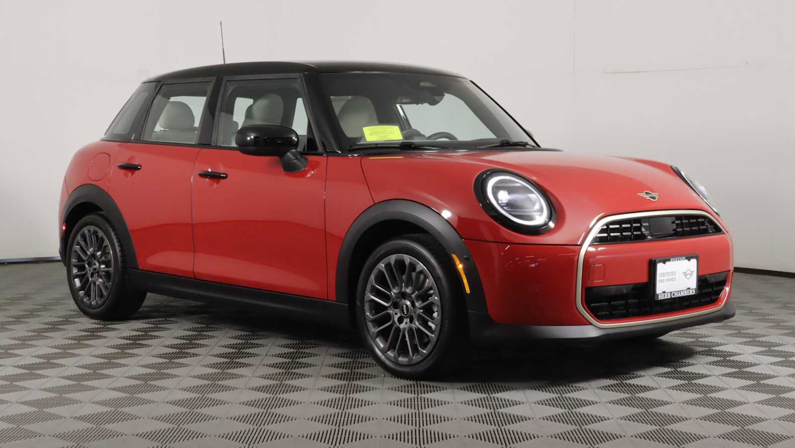 Used 2026 MINI Cooper 4-Door Hardtop FWD image 1