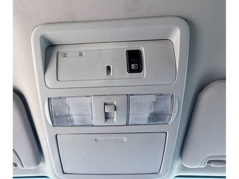 Used 2018 Nissan Titan SV w/ SV Convenience Package image 14