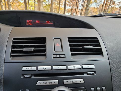 Used 2010 MAZDA MAZDA3 i Touring image 37