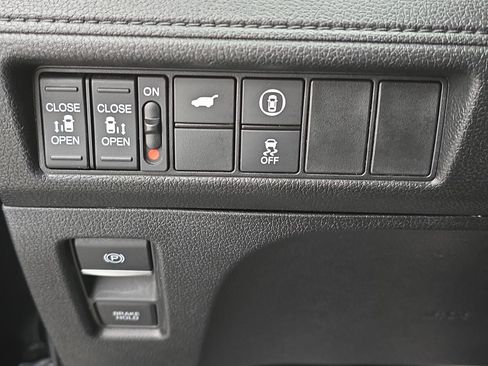 Certified 2024 Honda Odyssey Sport image 27