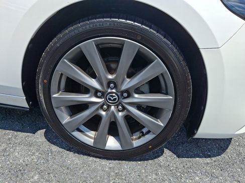 Used 2019 MAZDA MAZDA3 Sedan w/ Preferred Package FWD image 8