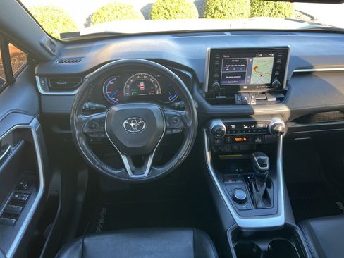Used 2020 Toyota RAV4 XSE image 2