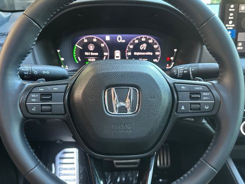 Used 2025 Honda Accord Sport image 10