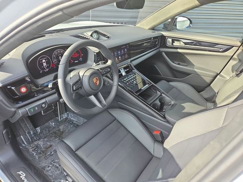 New 2026 Porsche Panamera GTS image 4
