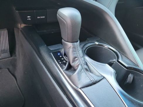 Used 2019 Toyota Camry LE FWD image 23