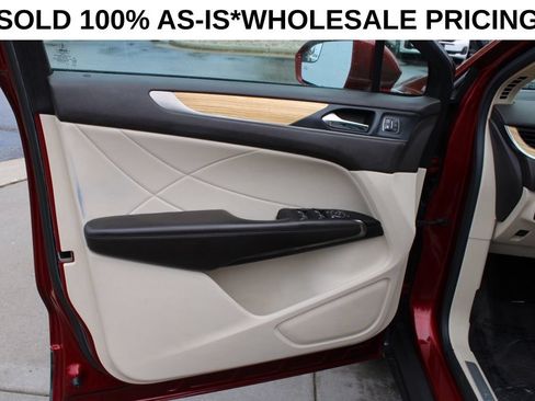 Used 2015 Lincoln MKC FWD w/ Equipment Group 101A Select image 19