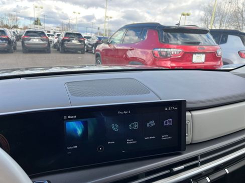 Used 2025 Hyundai Santa Fe SEL AWD/4WD image 20