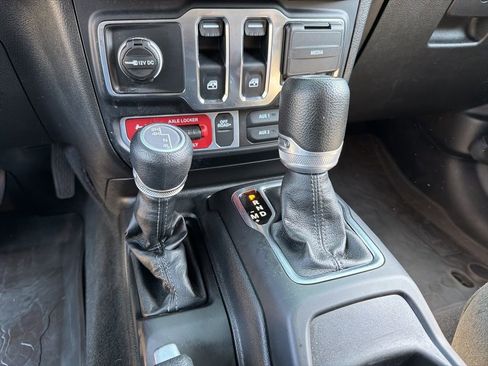 Used 2024 Jeep Wrangler Sport AWD/4WD image 16